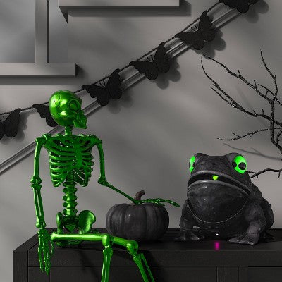  8" Talking And Singing Toad Halloween Decorative Prop Black - Hyde And EEK! Boutique™